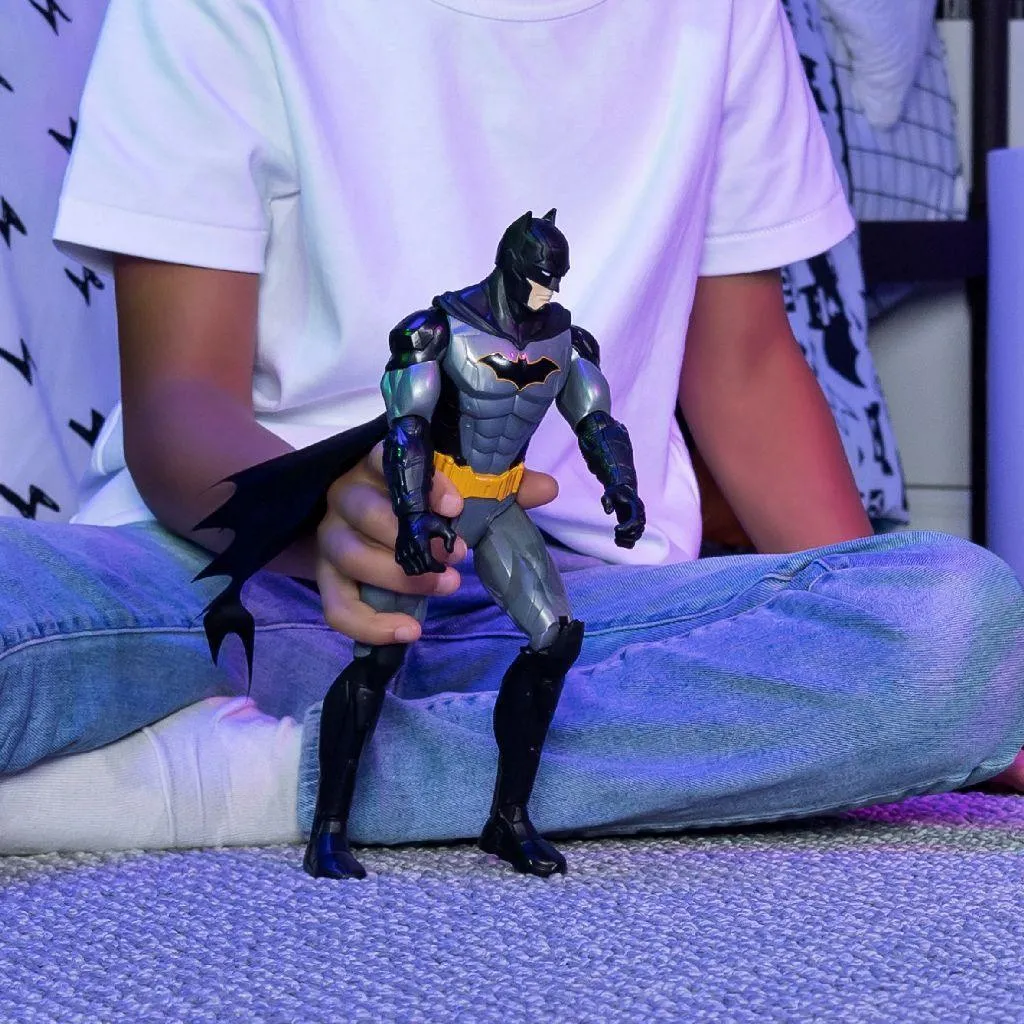 Batman Batmobile With 30cm Figure
