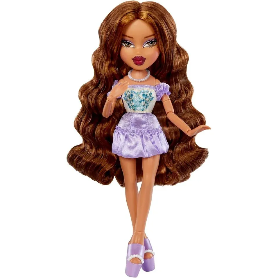 Bratz Goin Out! Yasmin Fashion Doll 25cm