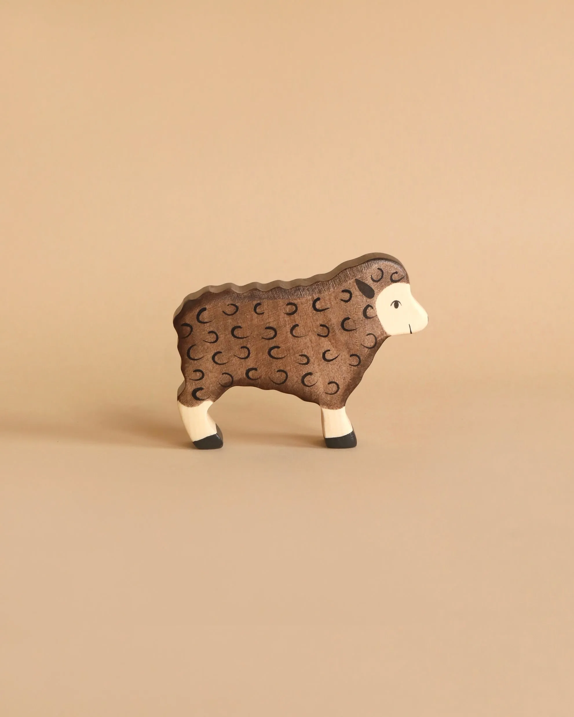 Holztiger Brown Sheep, Standing Odin Parker