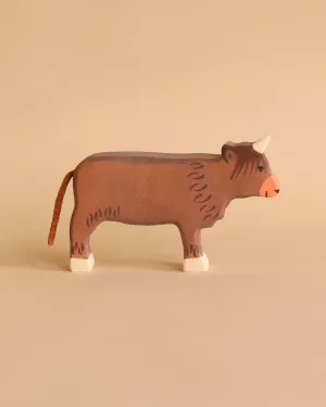 Holztiger Highland Cow, Standing Odin Parker