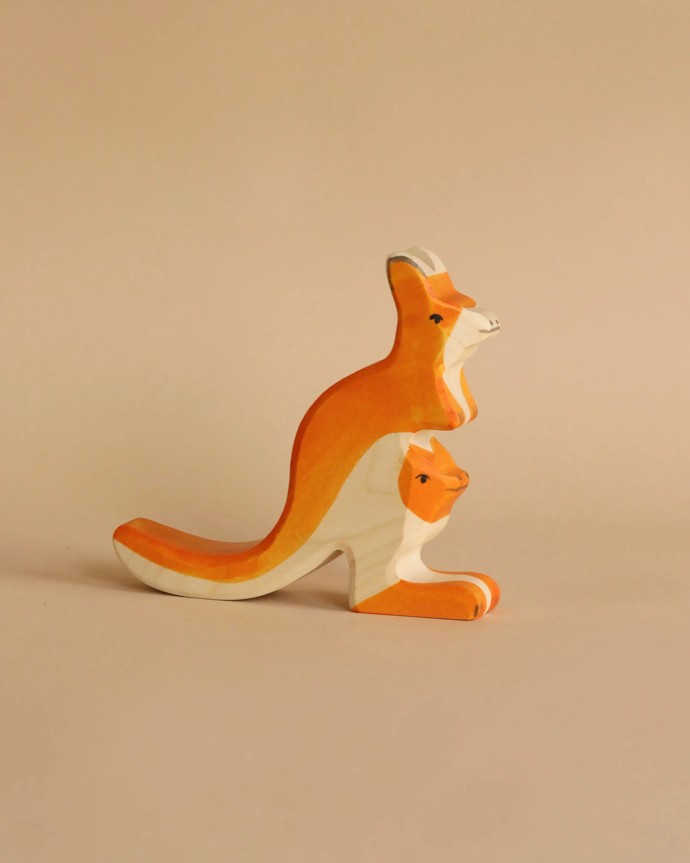 Holztiger Kangaroo With Young Odin Parker