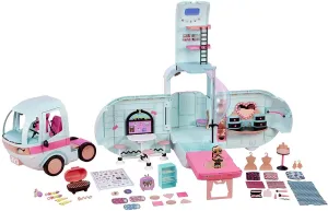 L.O.L. Surprise! 2-in-1 Glamper Fashion Camper with 55  Surprises