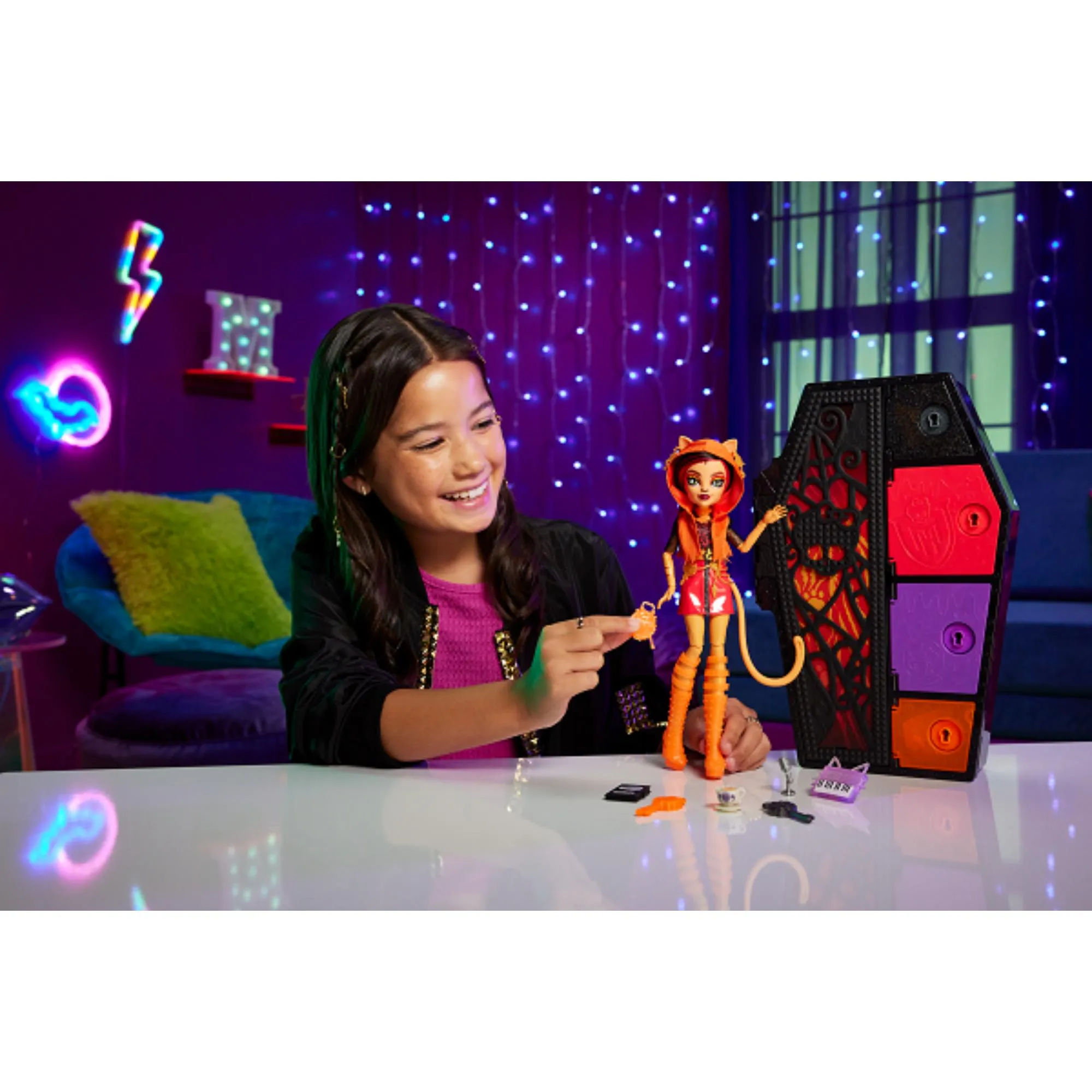 Monster High Skulltimate Secrets Neon Frights Doll - Toralei