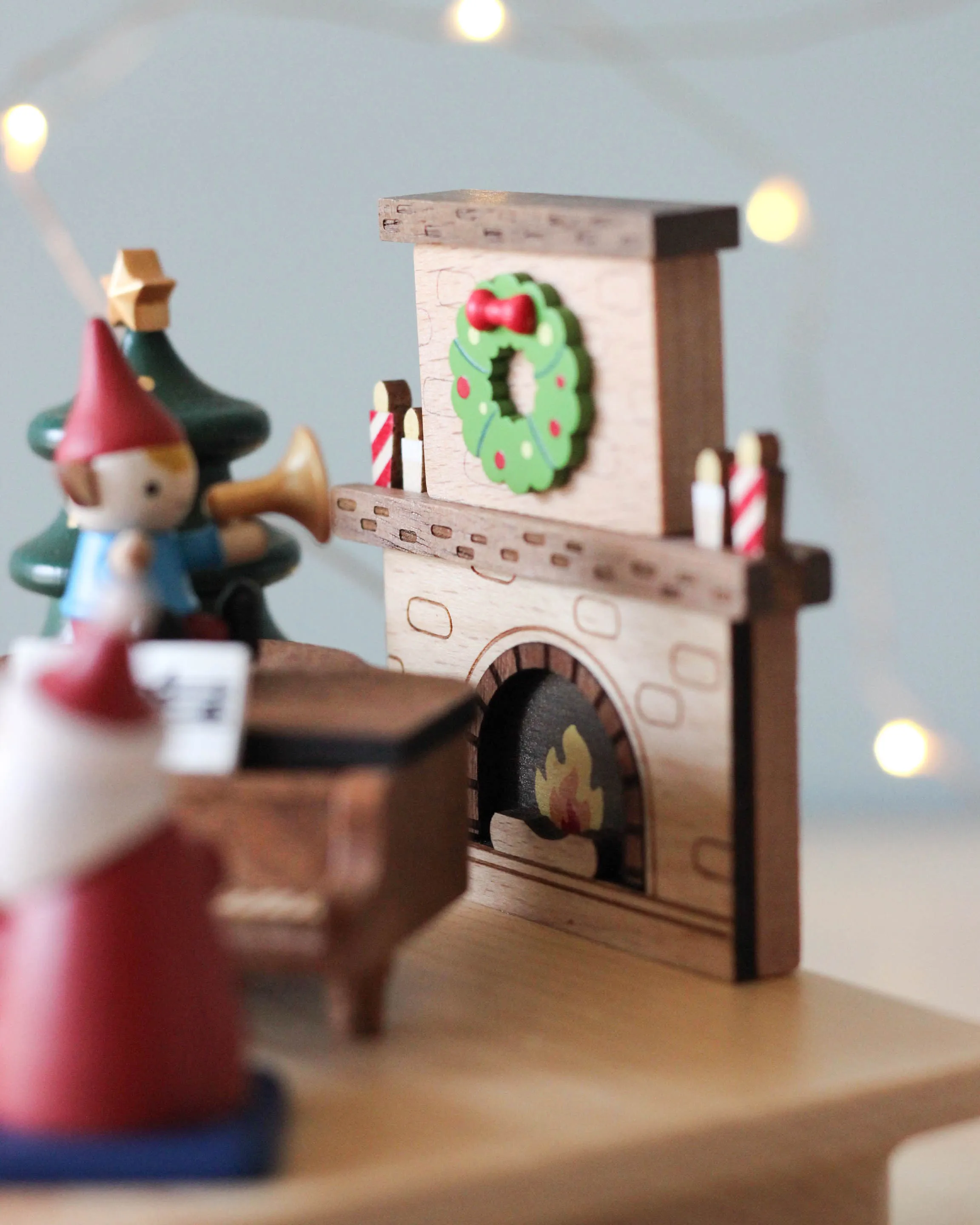 Santa's Christmas Concert Music Box Odin Parker