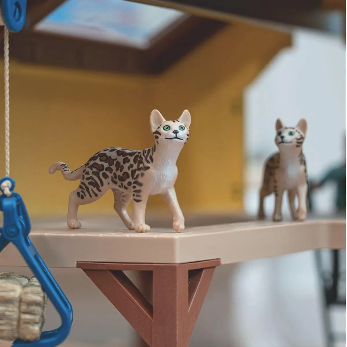 SCHLEICH 13918 Bengal Cat Figure
