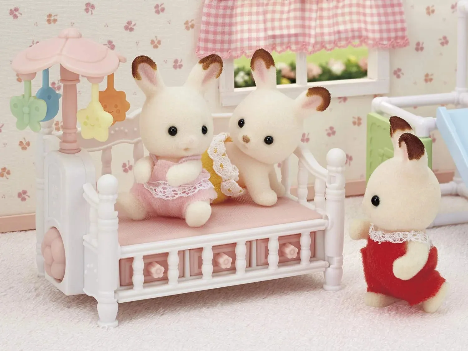 Sylvanian Families Crib with Mobile