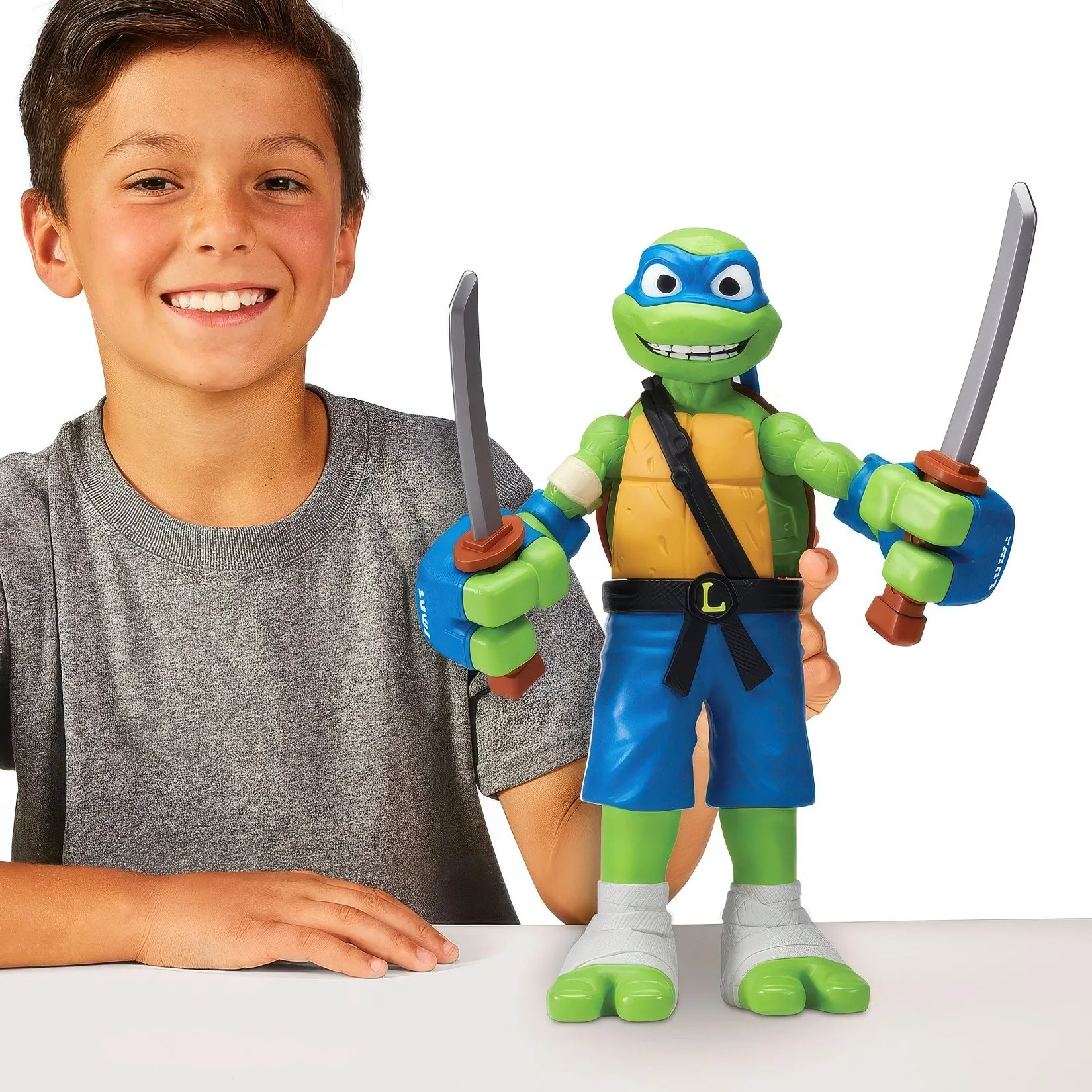 Tales of Teenage Mutant Ninja Turtles Roll 'n Punch Leonardo Figure
