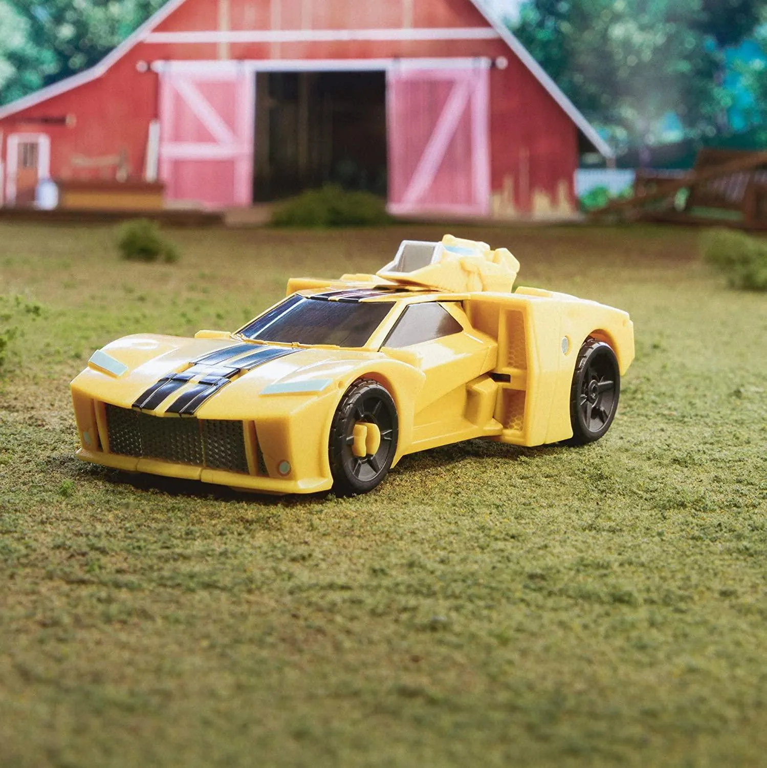 Transformers Earthspark Deluxe Bumblebee Robot